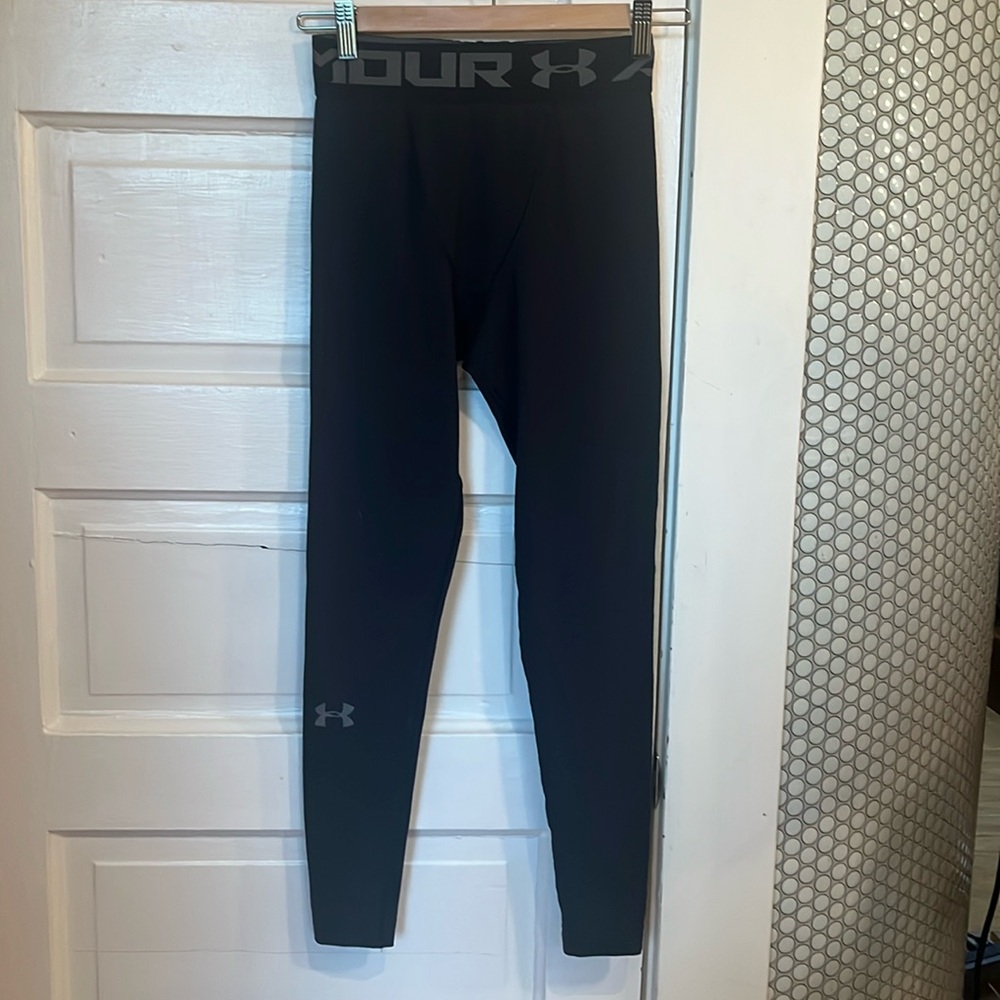 Under Armour black leggings like new